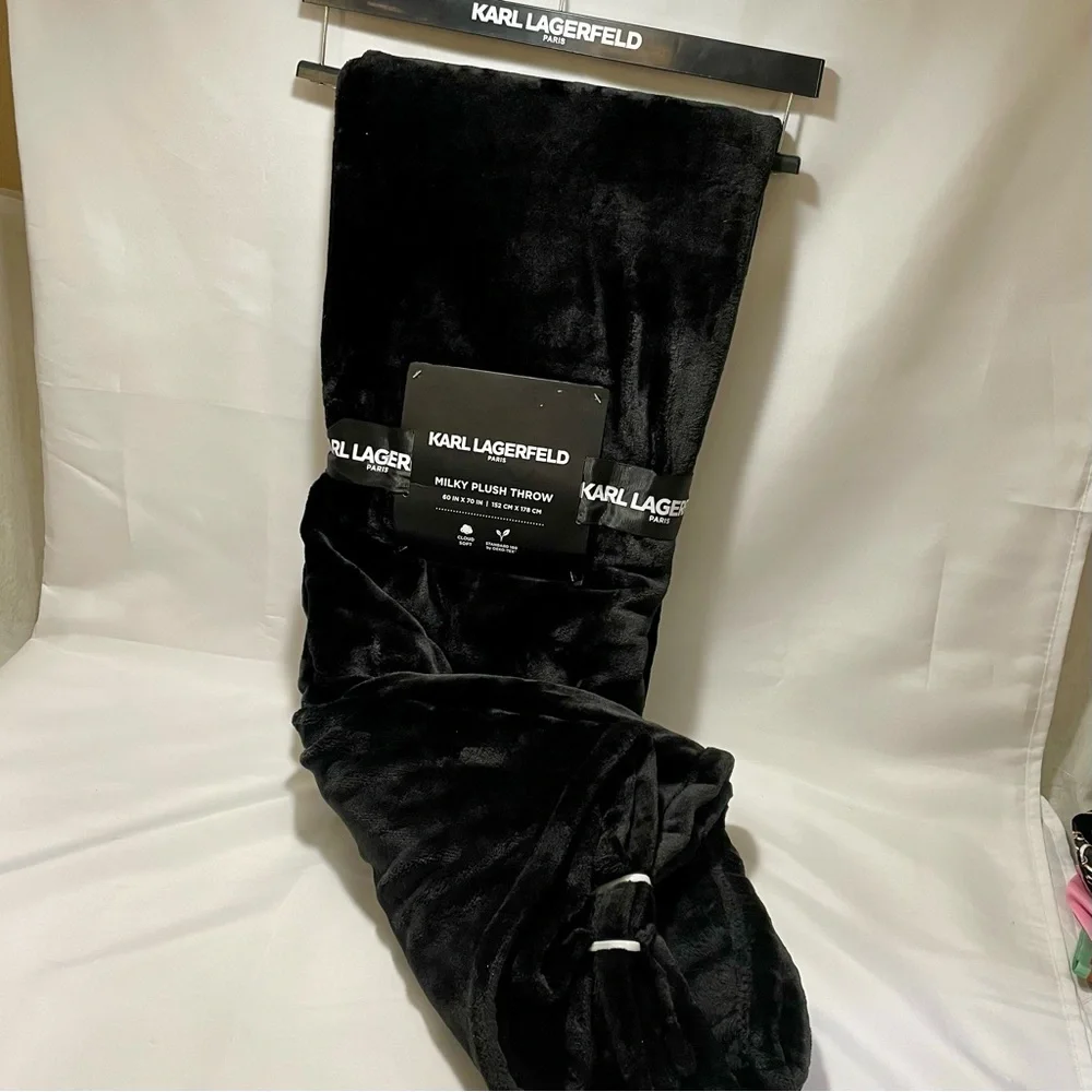 Karl Lagerfeld Paris Milky Plush Throw in Midnight Black, NWT